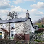 펜션 3 Bed In Clappersgate Oc-gl132